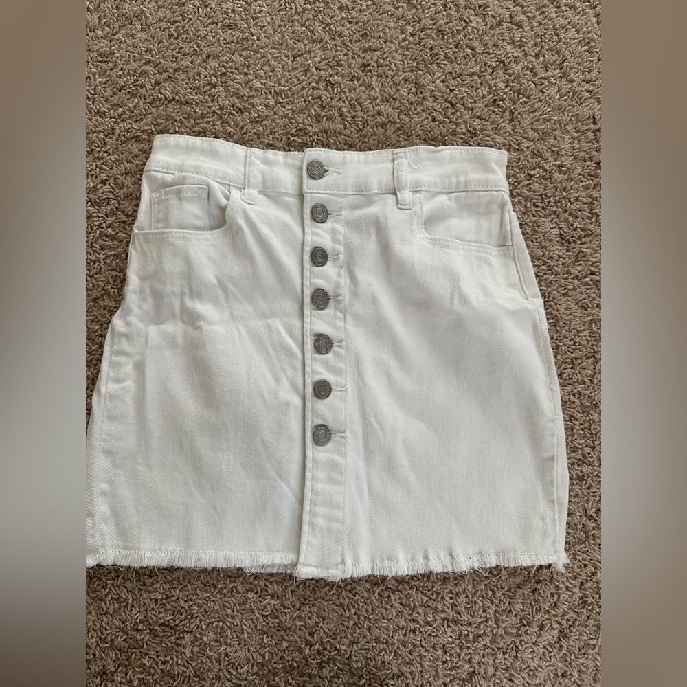 White denim skirt